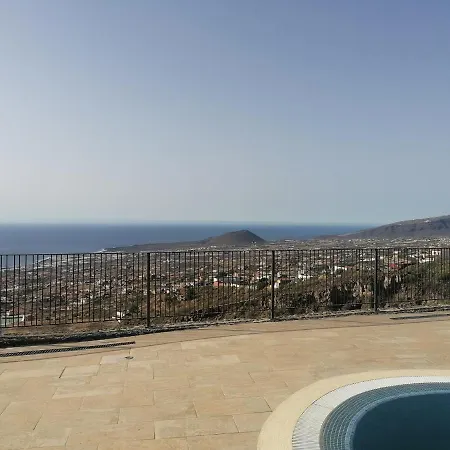 “la Florida” - Wonderful Views - Pool - Wifi فيلة