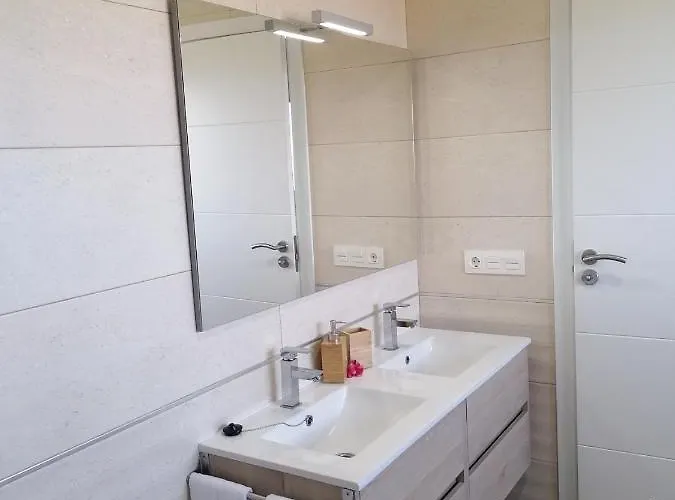 Βίλα “la Florida” - Wonderful Views - Pool - Wifi *